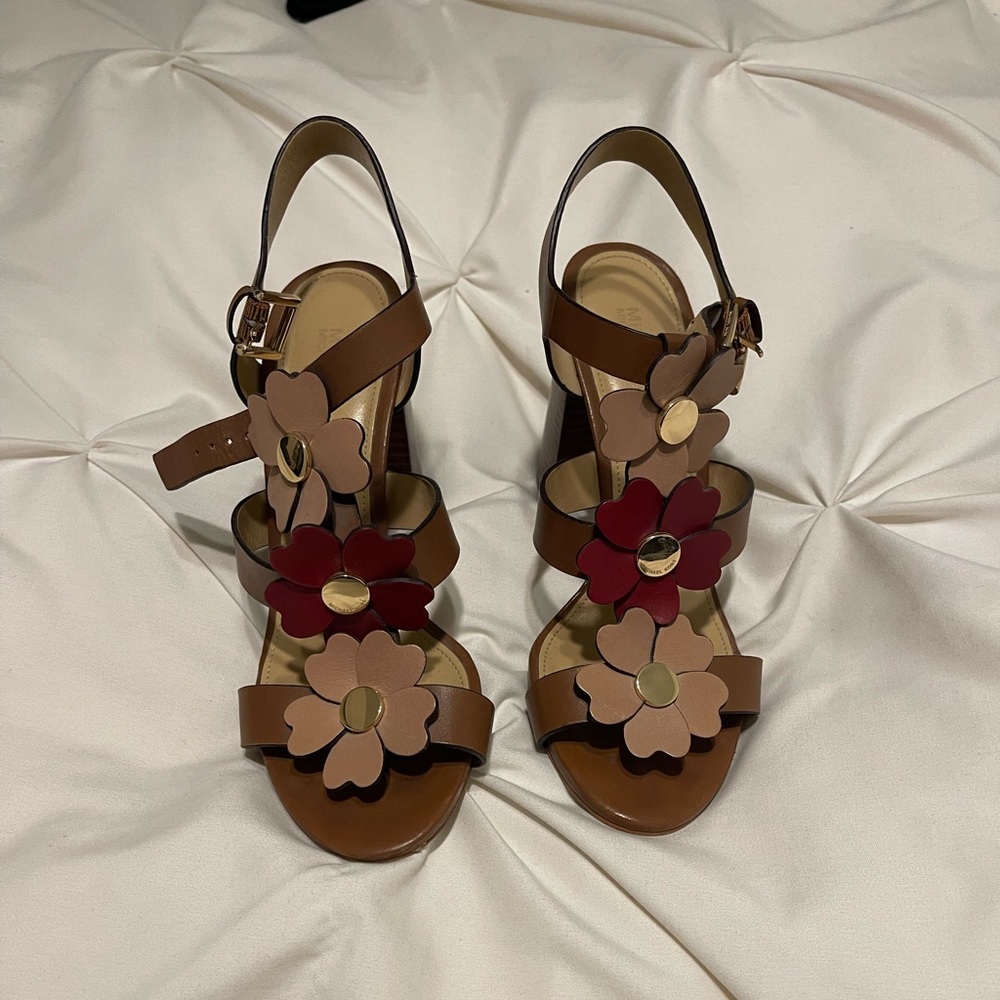 Michael Kors sandals 🗝